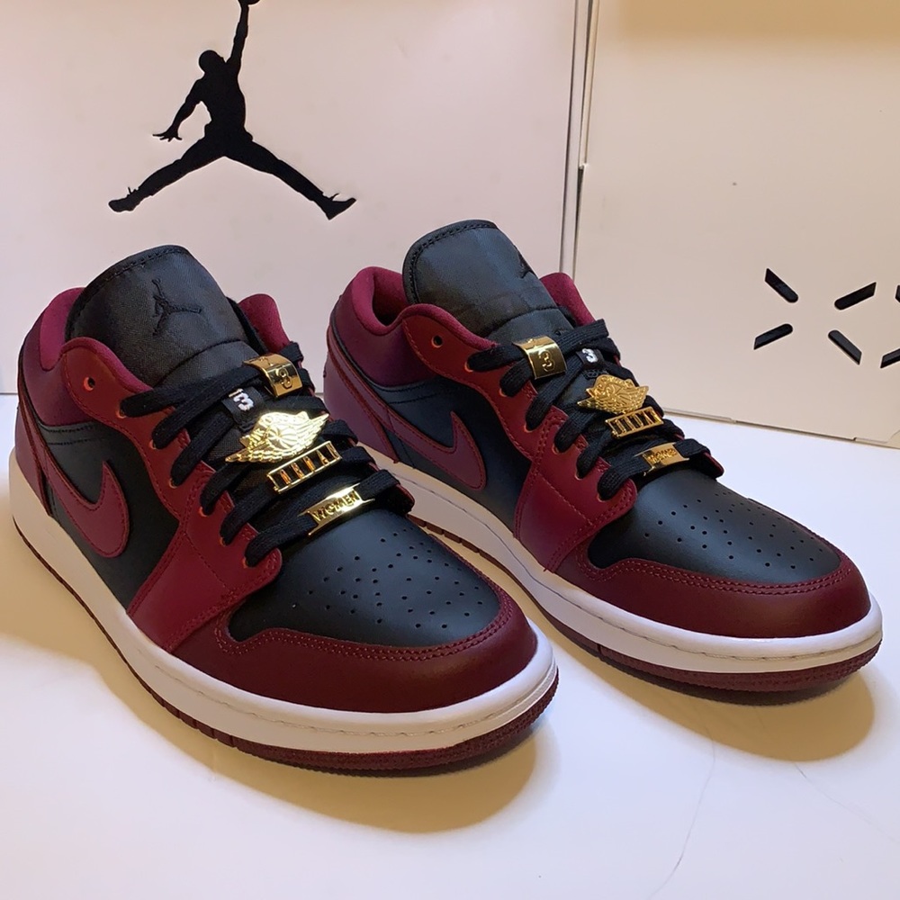 *SOLD* Air Jordan 1 Low Special Edition - Picture 11 of 14